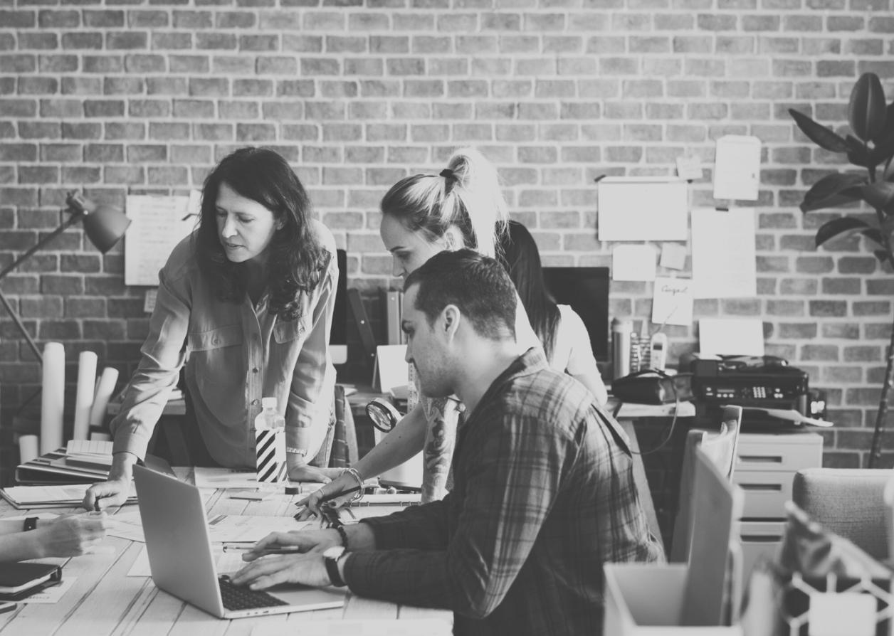 Analyse financière professionnelle avec graphiques et données